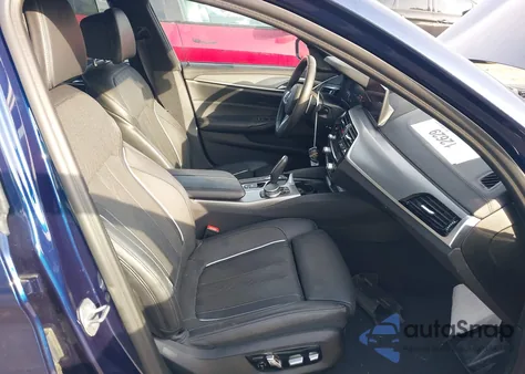 2019 BMW M550I xDrive z USA, uszkodzony, nr VIN WBAJB9C51KB465157